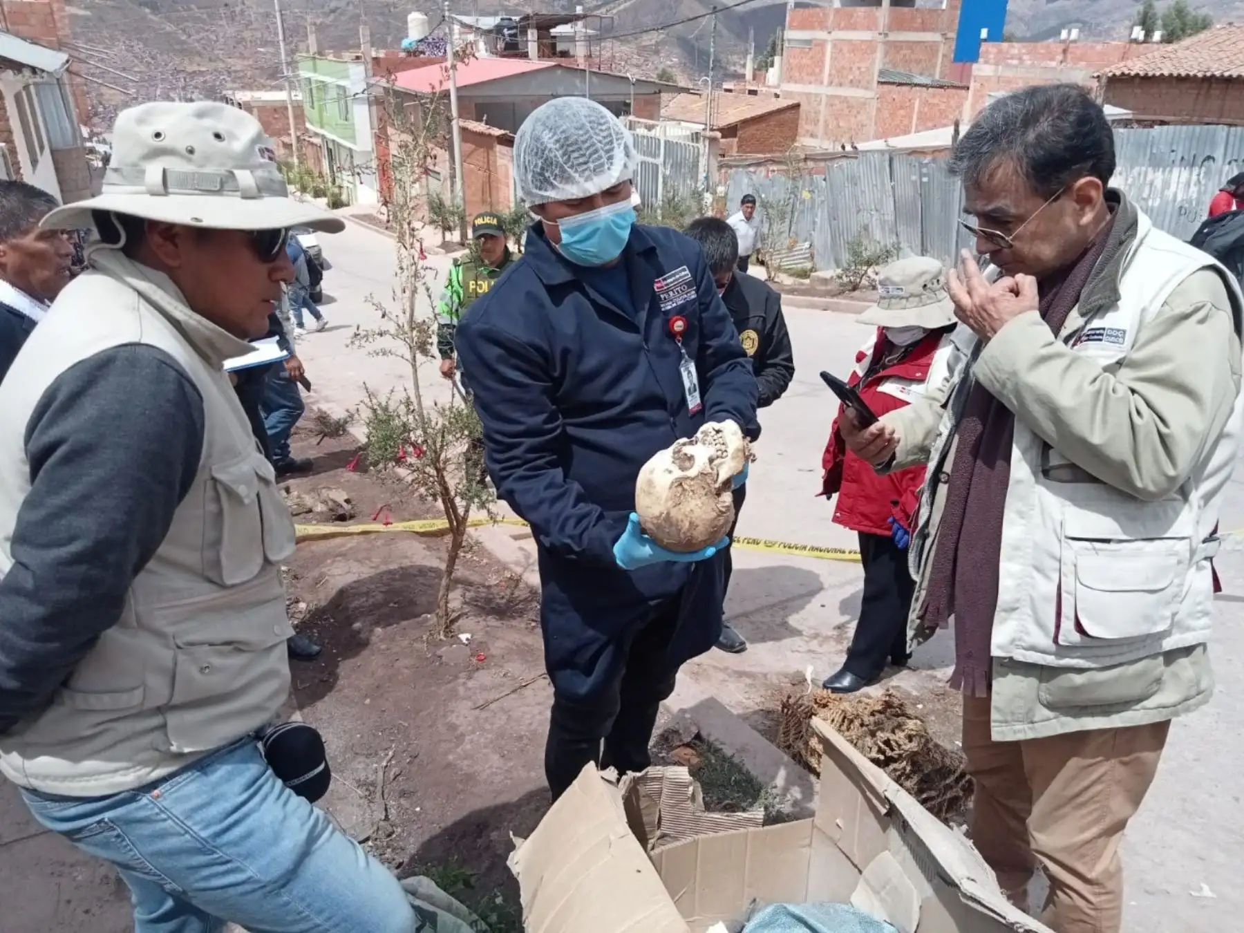Encuentran fardo funerario con osamentas en San Sebastián