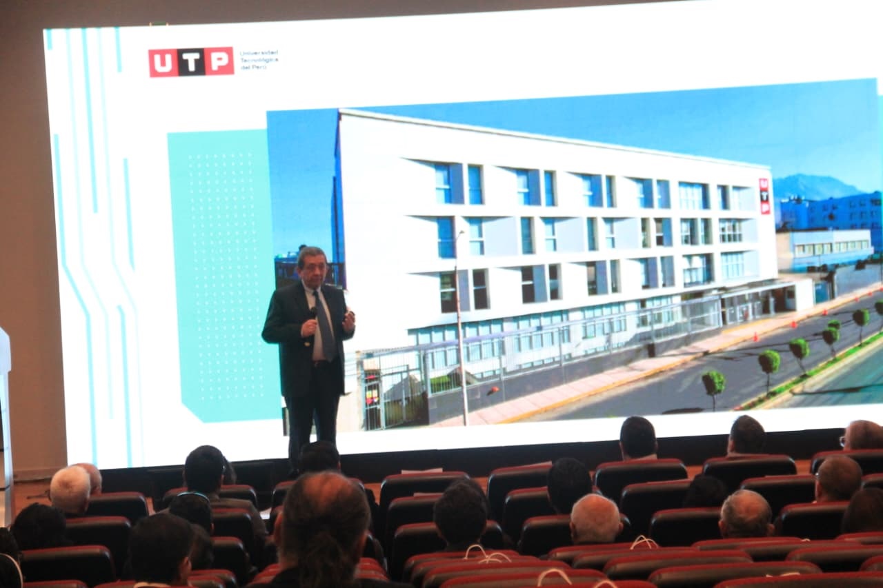 Carrera de Medicina de la UTP cuenta con modelo innovador