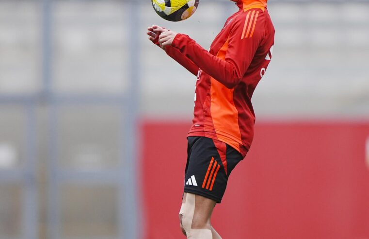 Perú alista su oncena para recibir a Paraguay en la despedida