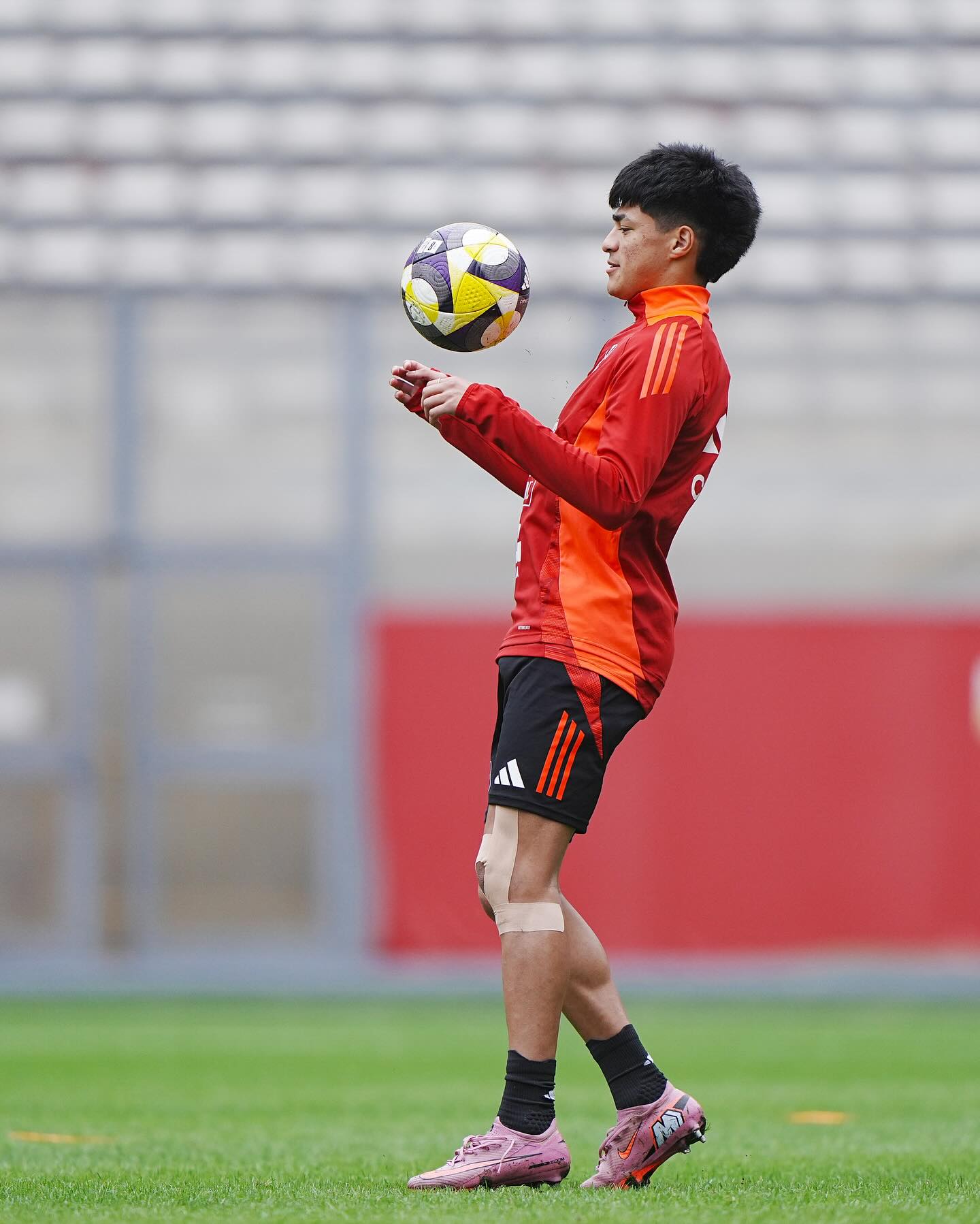 Perú alista su oncena para recibir a Paraguay en la despedida