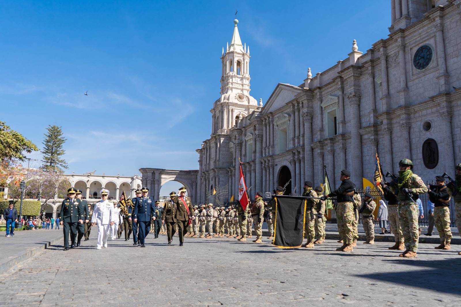 Arequipa celebró aniversario de las Fuerzas Armadas y homenaje a la Virgen de la Merced