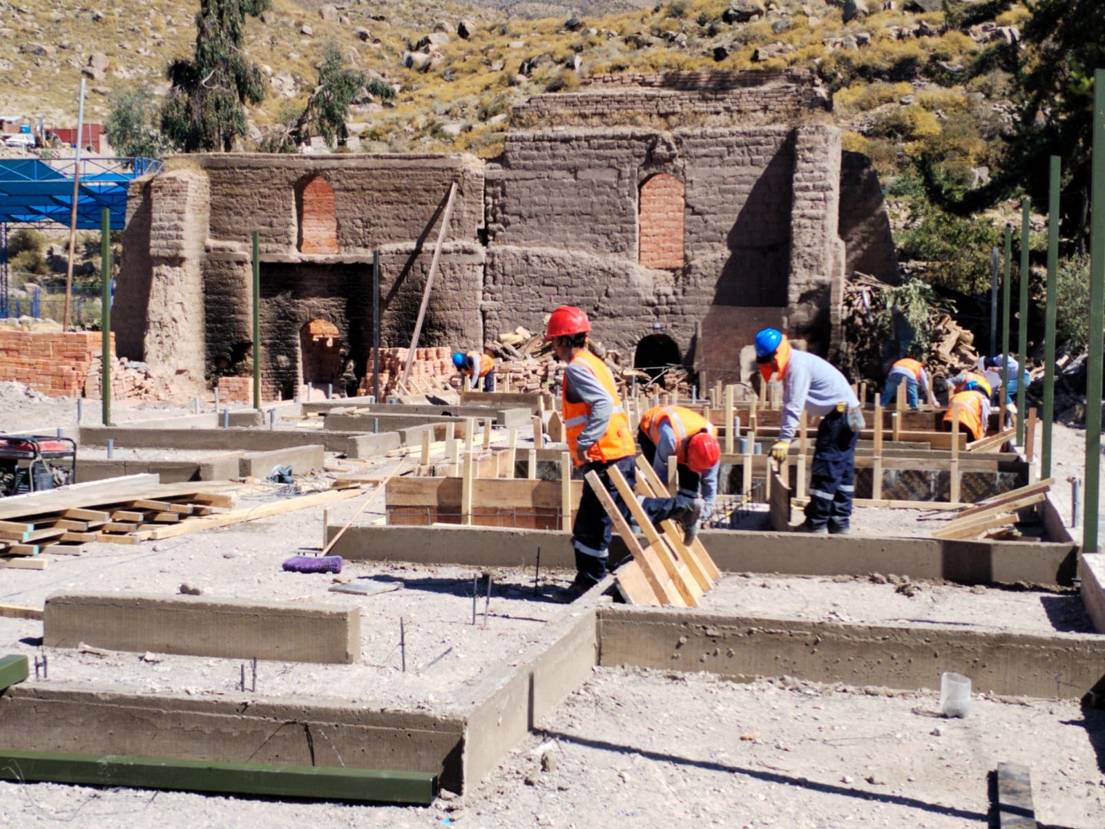 Construyen plan de contingencia del centro de salud de Chuquibamba