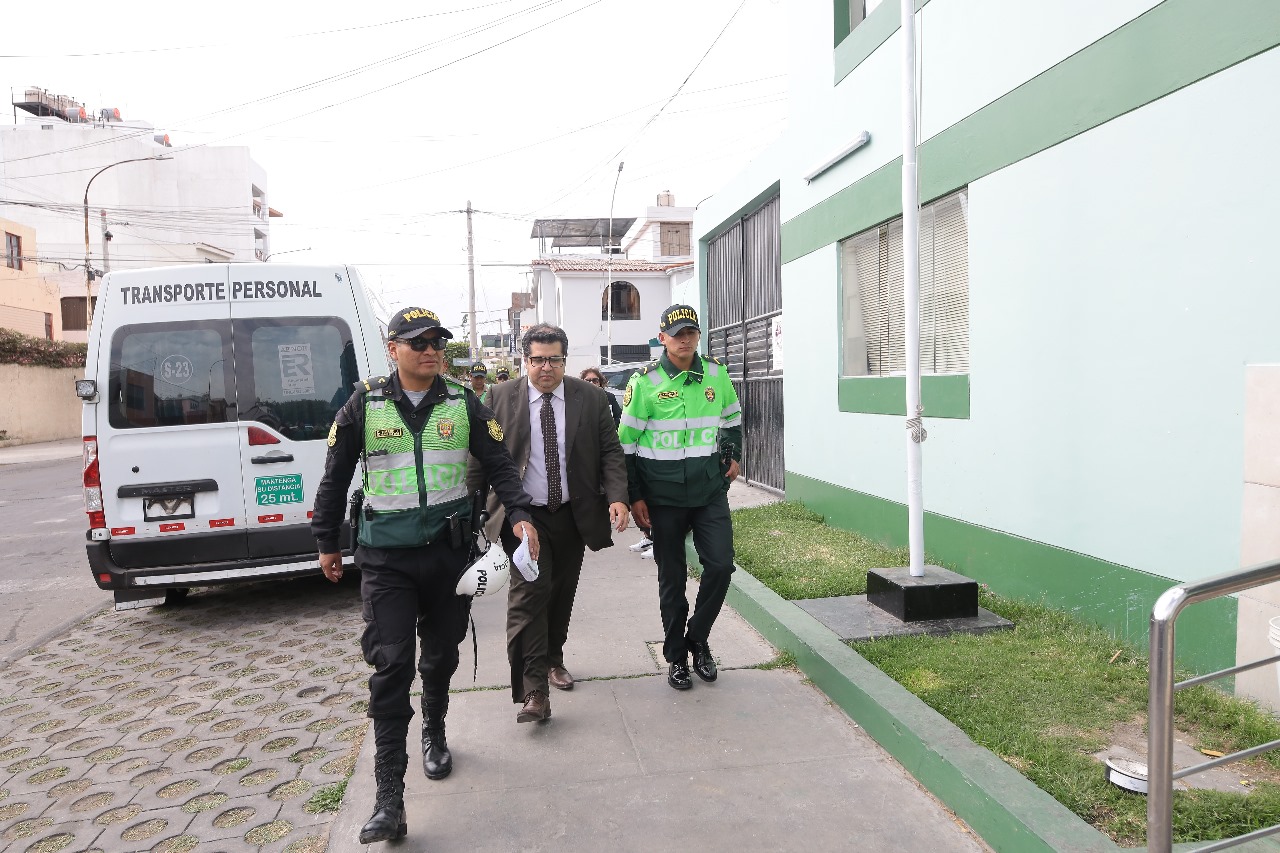 Disputa por custodia de menor termina en dolorosas escenas