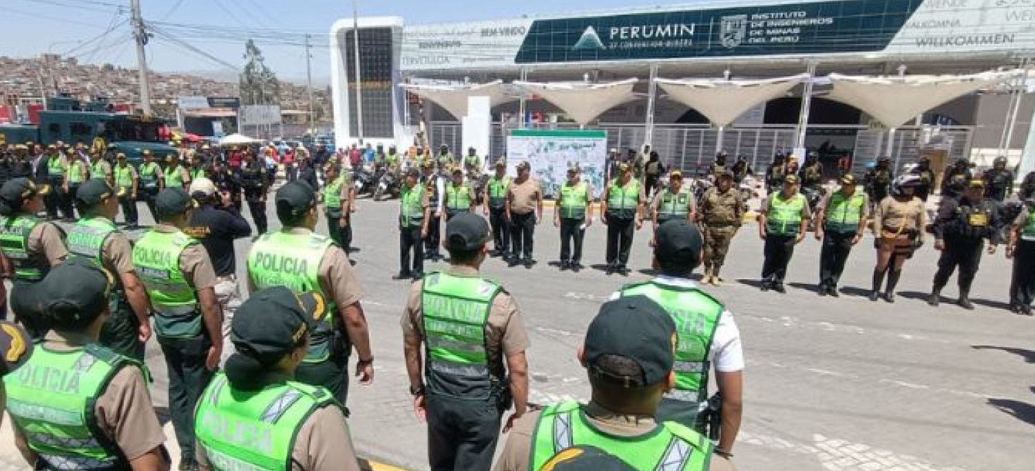 Despliegan más de mil policías para garantizar seguridad en PERUMIN 37