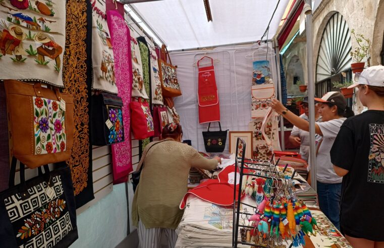 La Feria Artesanal abre sus puertas por celebración del Día Mundial del Turismo