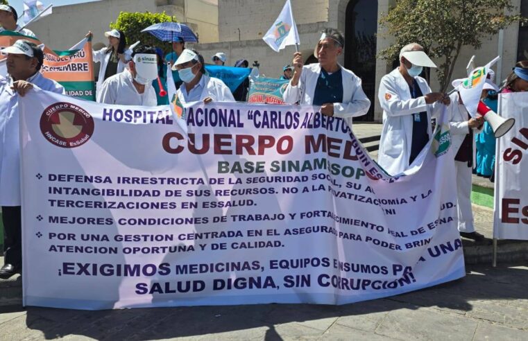 Huelga nacional de EsSalud paraliza más de mil citas en Arequipa