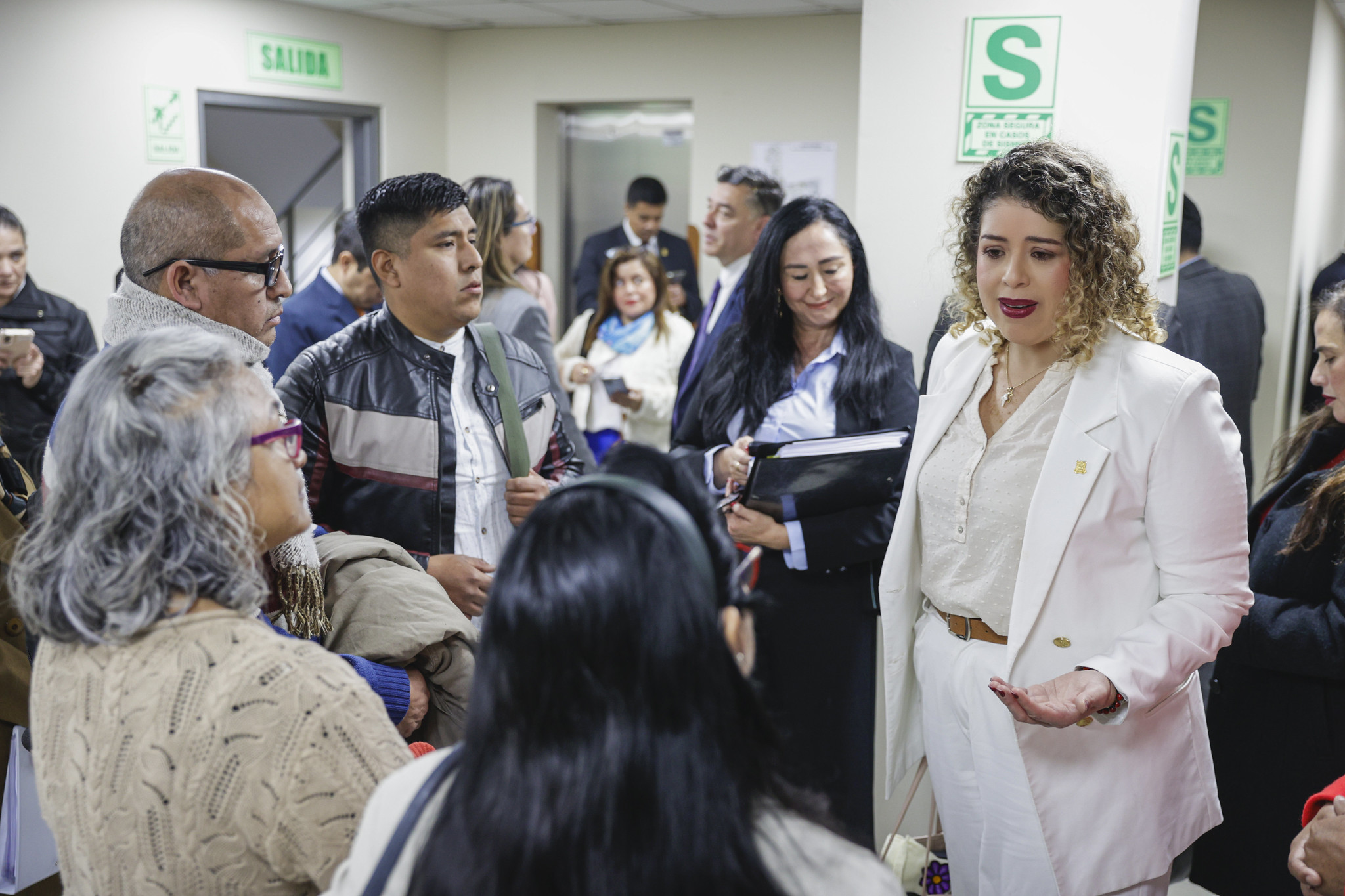 Ministra de la Mujer llegó para tratar casos de violencia