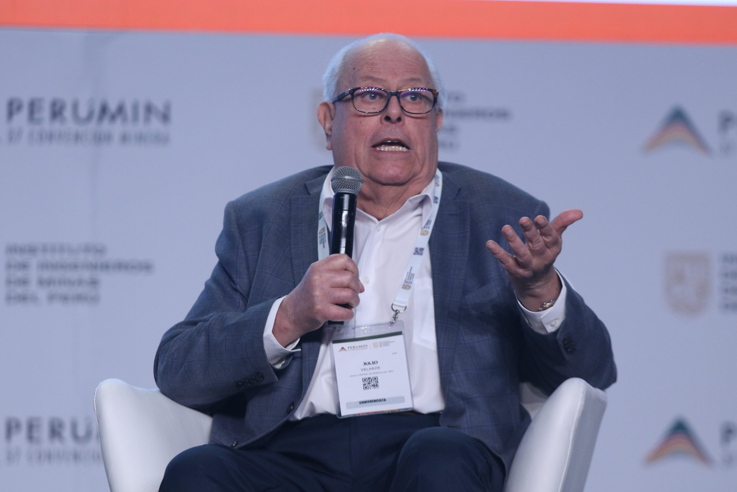 Julio Velarde: “Próximo presidente cargará con el peso de la inflación”