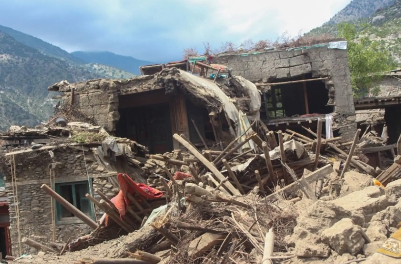 Tres nuevos sismos en un día causan pánico en la devastada Afganistán