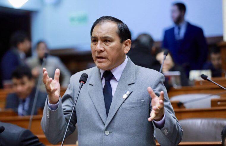 Congresista Flavio Cruz admite infiltración terrorista en Perú Libre