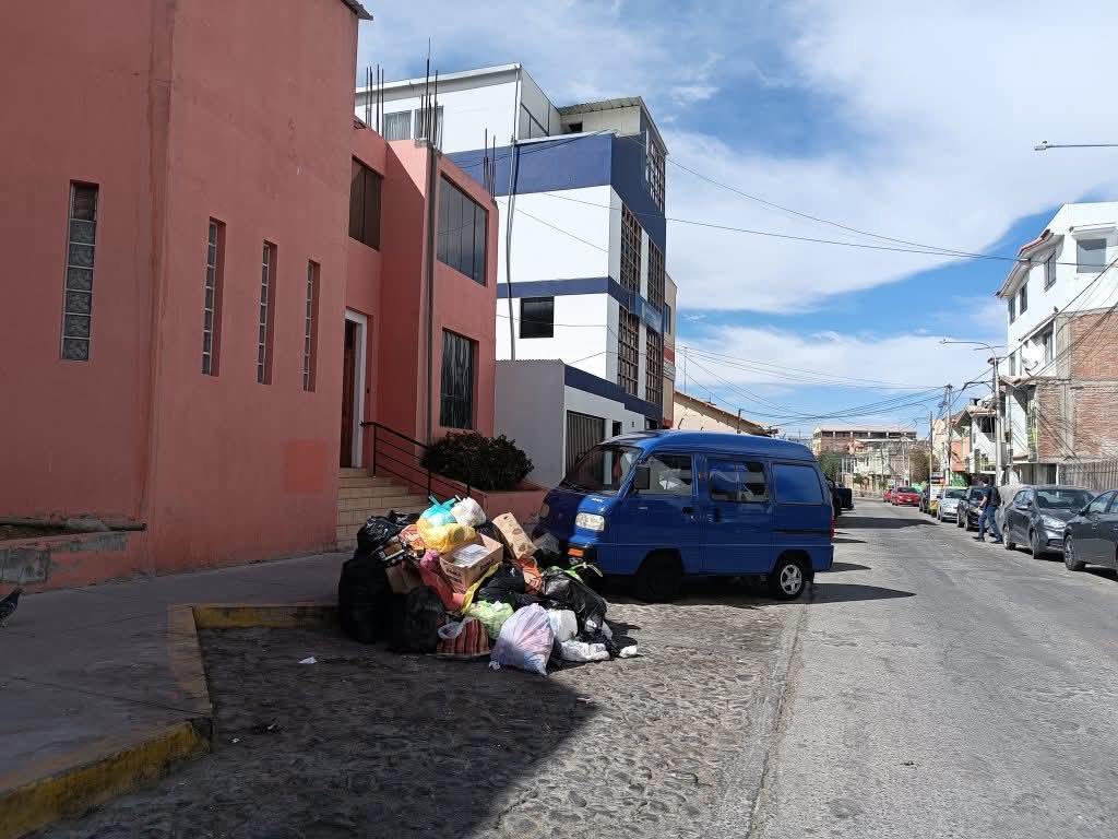 Paucarpata: Falta  de agua, inseguridad y falta de recojo de basura