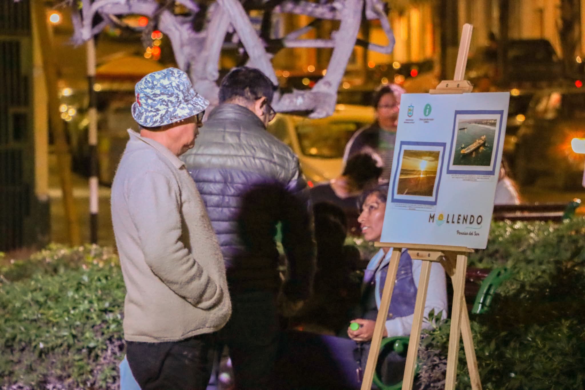Mollendo revive su pasado cosmopolita con exposición fotográfica en la Plaza Bolognesi