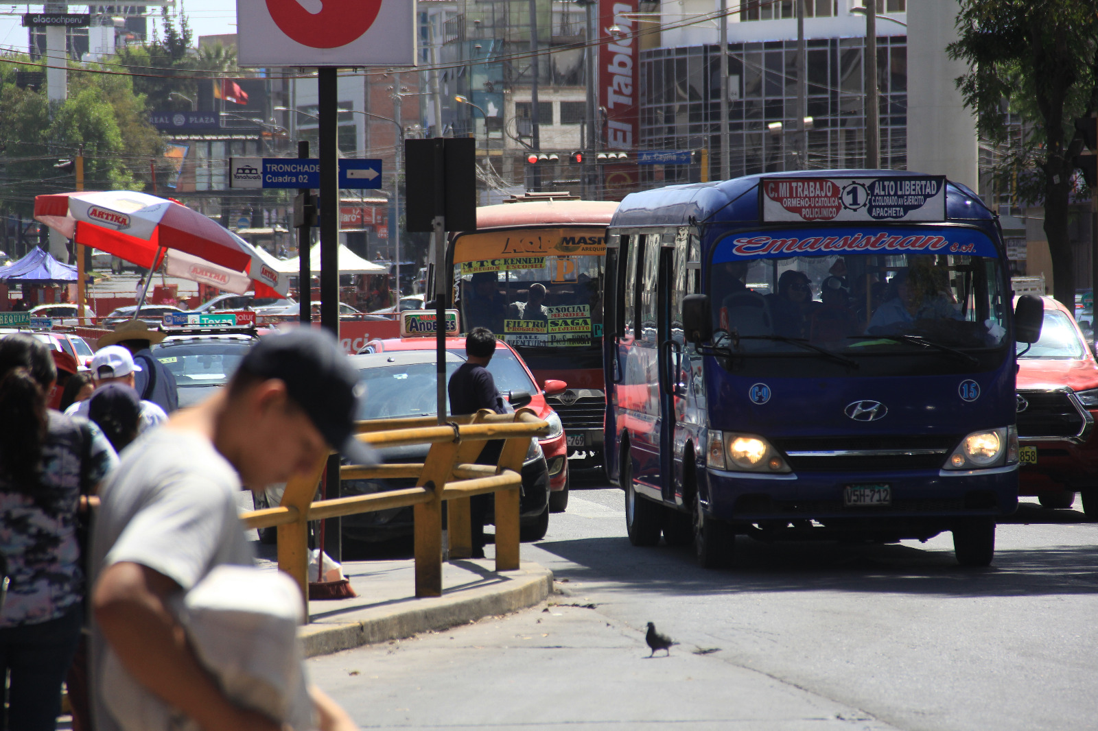 Transportistas forman frente contra la informalidad y un pasaje justo