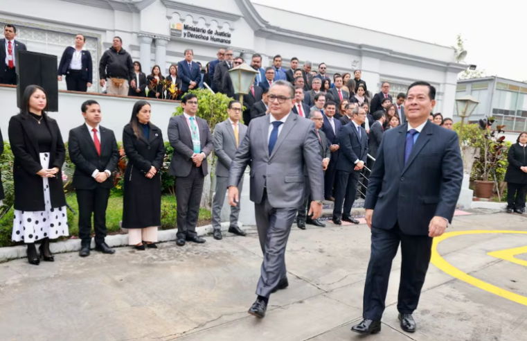 Citan a premier Arana y a Santiváñez para responder por audios