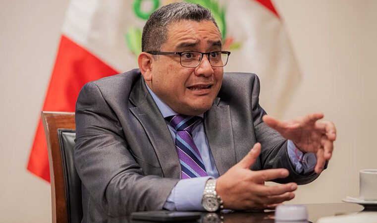 Tomás Gálvez removió a fiscales que investigan a Santiváñez