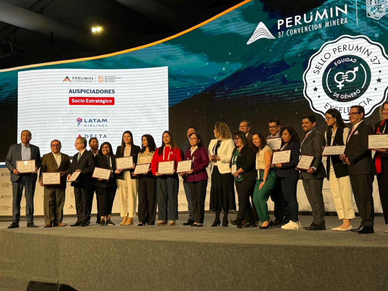 Komatsu-Mitsui recibe el sello a la excelencia en equidad de género