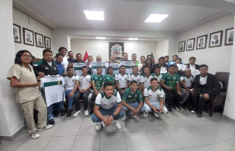 Amigos de la PNP motivados para el triunfo en Juliaca