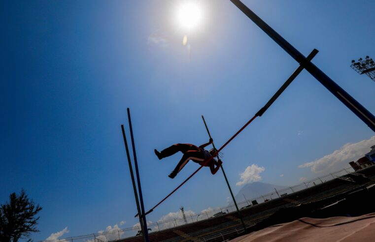 Juegos Escolares se inauguraron con cientos de deportistas