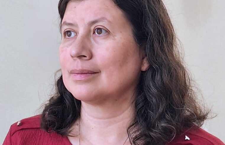 ZOILA VEGA Y SU LIBRO “DE LA TRISTEZA A LA IDENTIDAD”