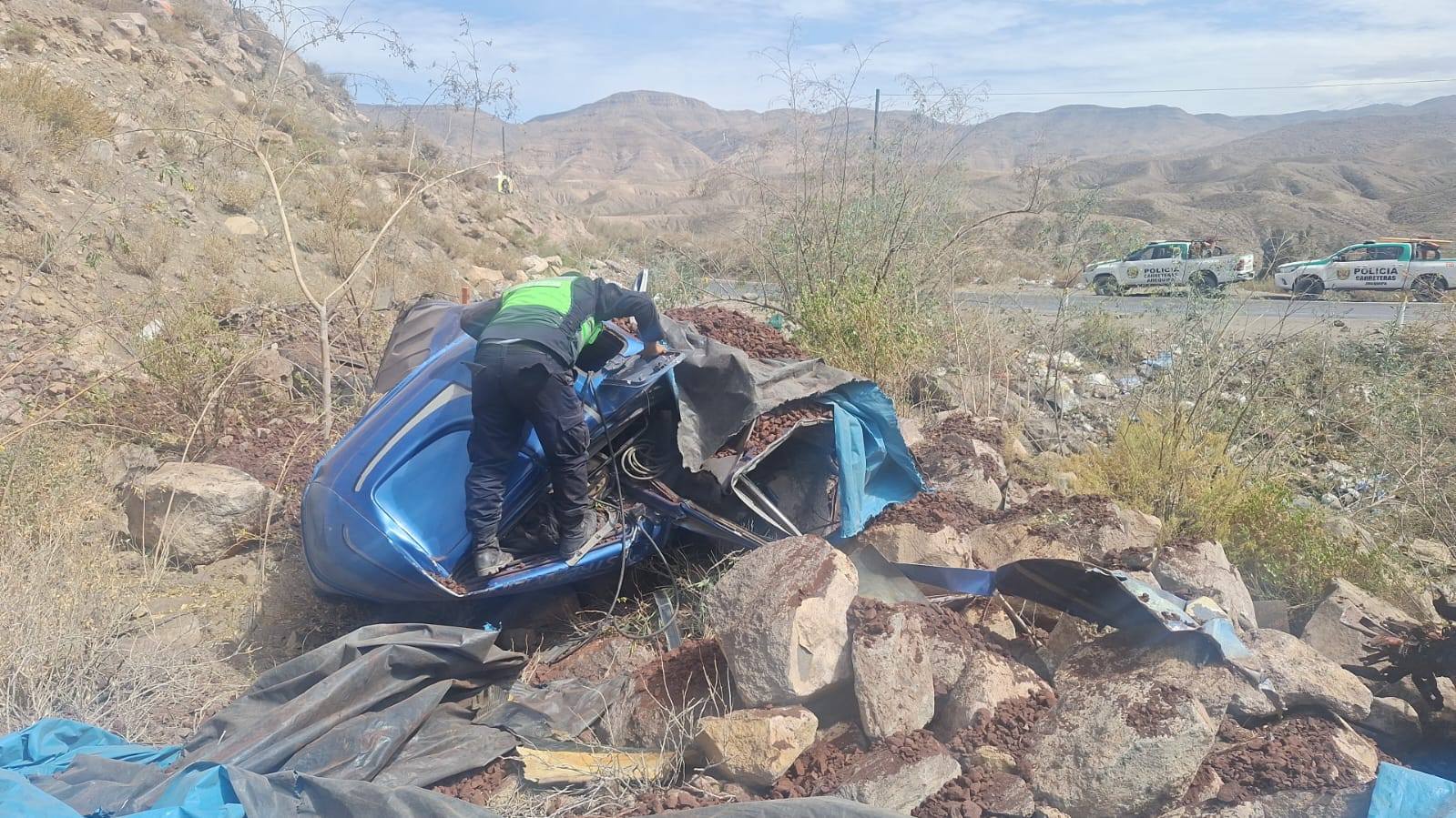 Un muerto y un herido en accidente en la vía Arequipa–Puno