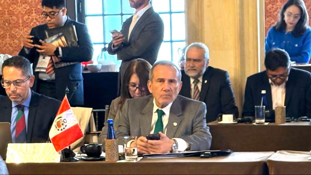 Canciller anuncia reunión con delegación colombiana en Lima