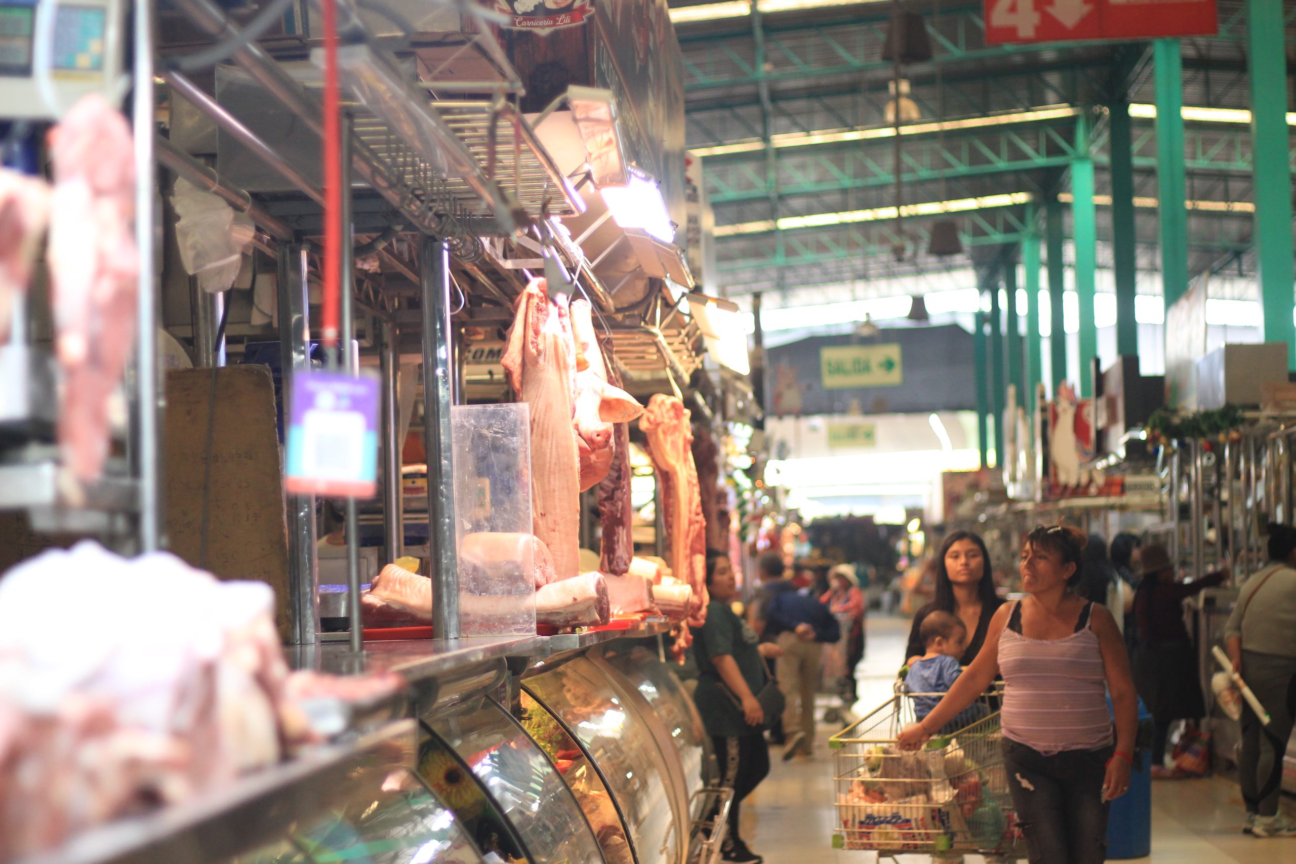 Suben los precios de frutas y provoca preocupación entre los consumidores