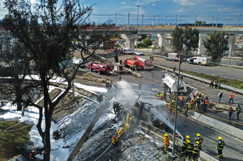 Sube a 13 el número de muertos por explosión de camión con gas