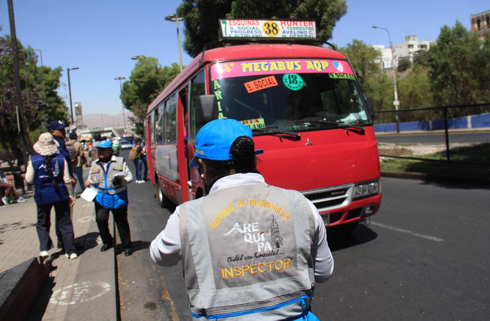 Advierten duras sanciones para omisos en inscripción vehicular