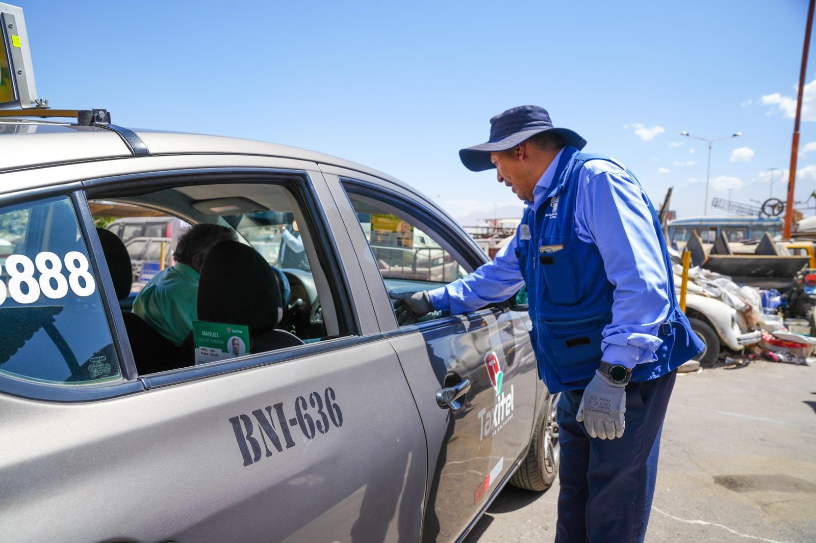 SETARE: seguridad y formalidad para conductores y usuarios de taxi