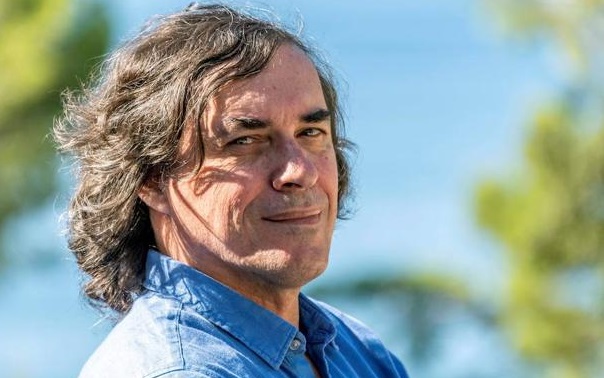 Llega Cartarescu al Hay.