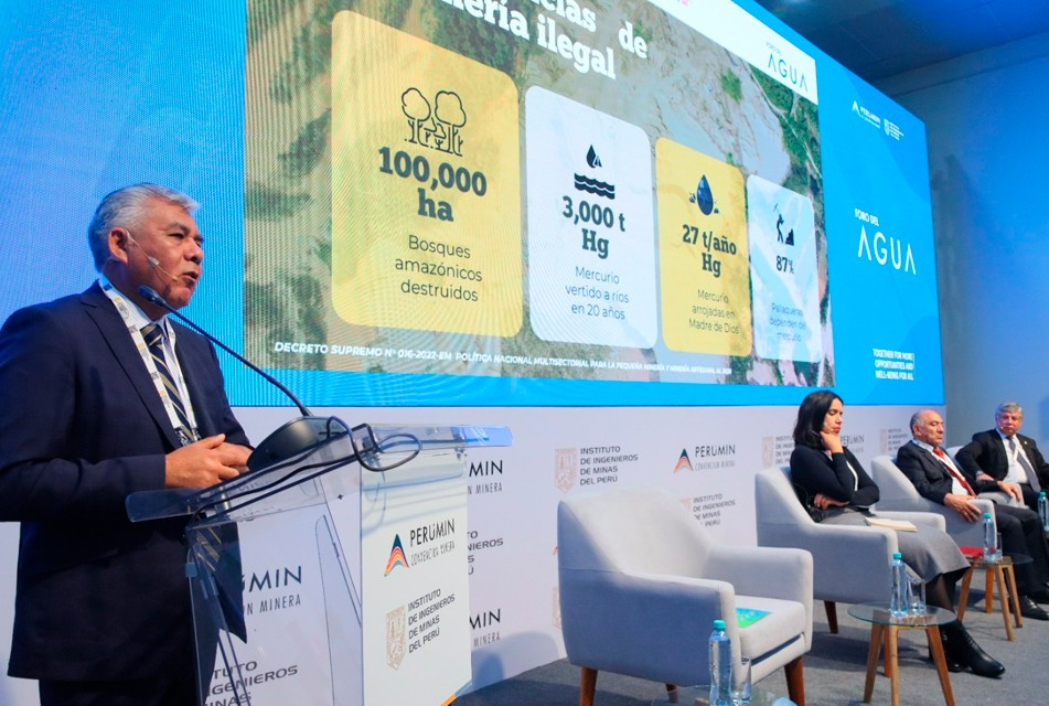 Minería ilegal causó desaparición de  100 mil hectáreas de bosques