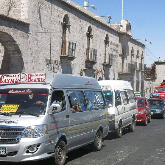 A transportistas informales en Cayma solo les interesa cobrar más por un mal servicio