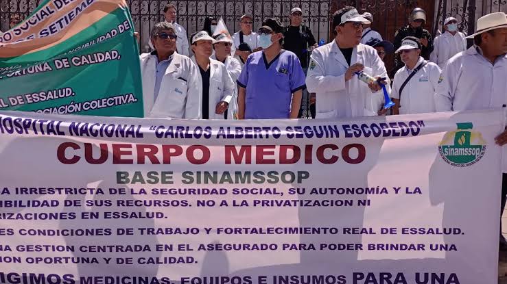 EsSalud levanta huelga, pero no hay resultados por el momento