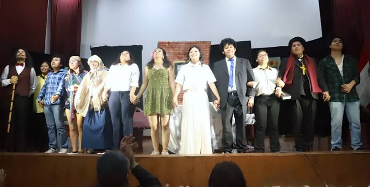 Universitarios celebran la pasión por el teatro