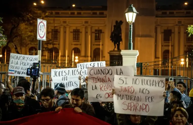 Jóvenes y transportistas marchan en centro de Lima contra la criminalidad