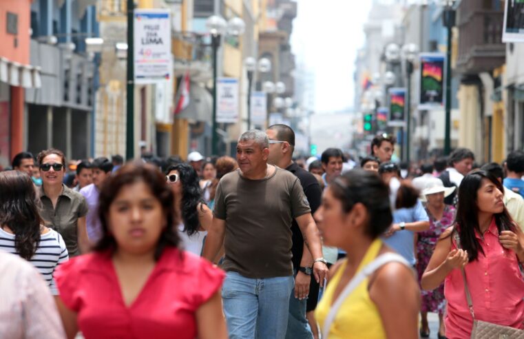 Brecha salarial entre hombres y mujeres asciende a 27.2 %