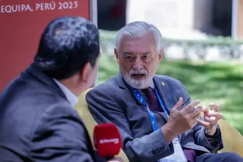 X CILE: la corrección política es una forma de censura que llega a extremos ridículos