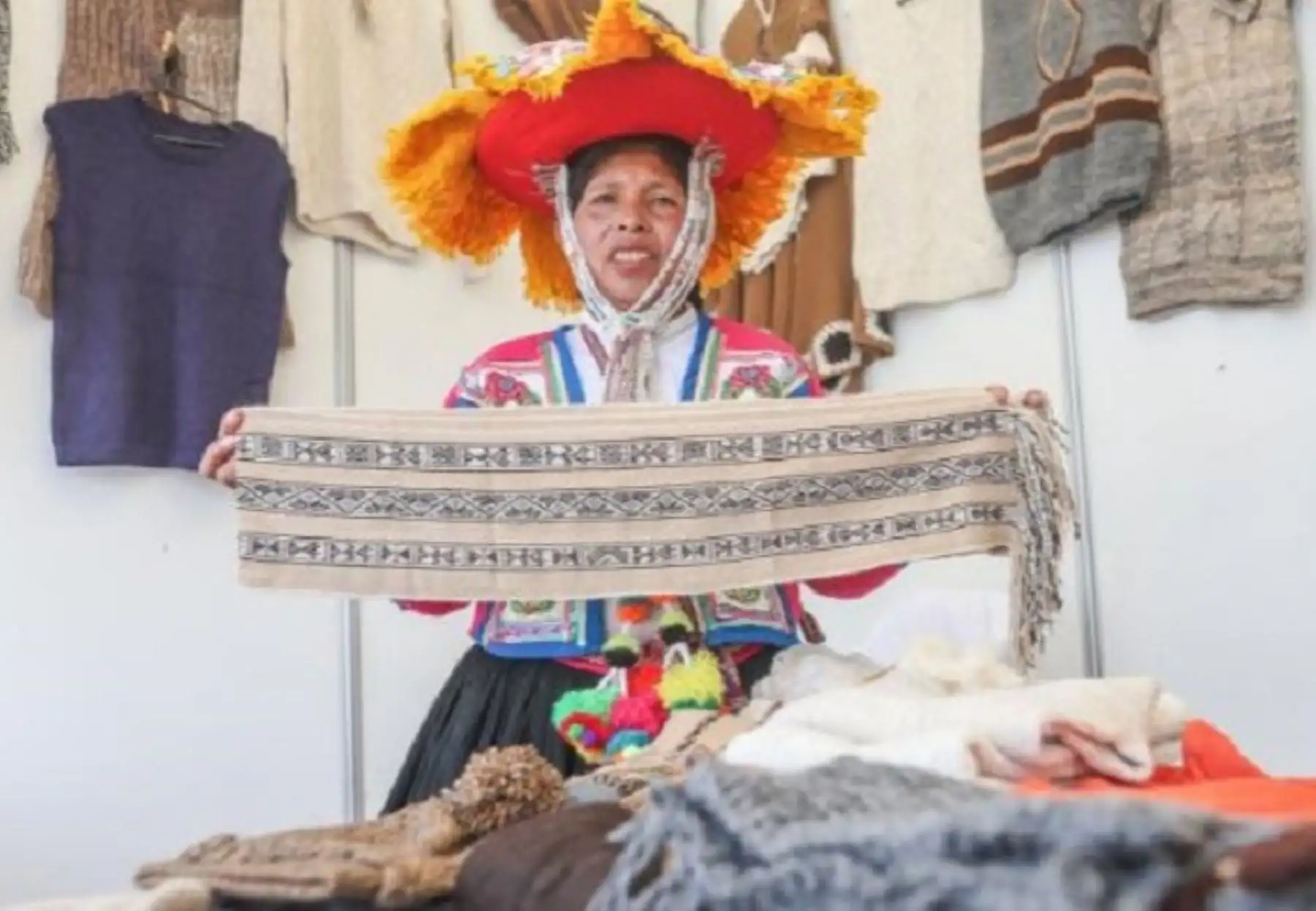 Productores y artesanos de  alpaqueros participarán de «Hilamos Perú 2025»