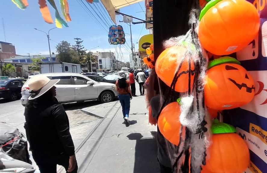 Municipalidad controla presencia de ambulantes en centro histórico