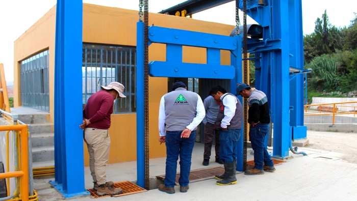 Autoridades de Caylloma exigen viabilidad de proyectos paralizados al GRA