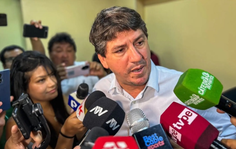 Ferrari desmiente rumores de llegada de Gustavo Álvarez a la selección