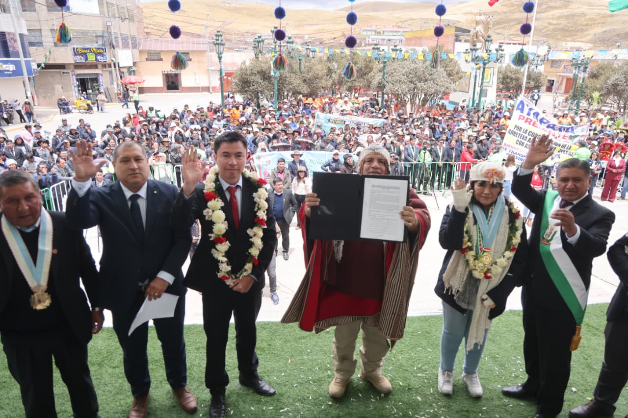 Firman adenda para mantenimiento de vía de 68 km sin costo para el Estado