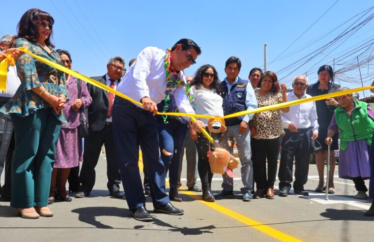 Bustamante inaugura renovada vía en avenida Prolongación Dolores