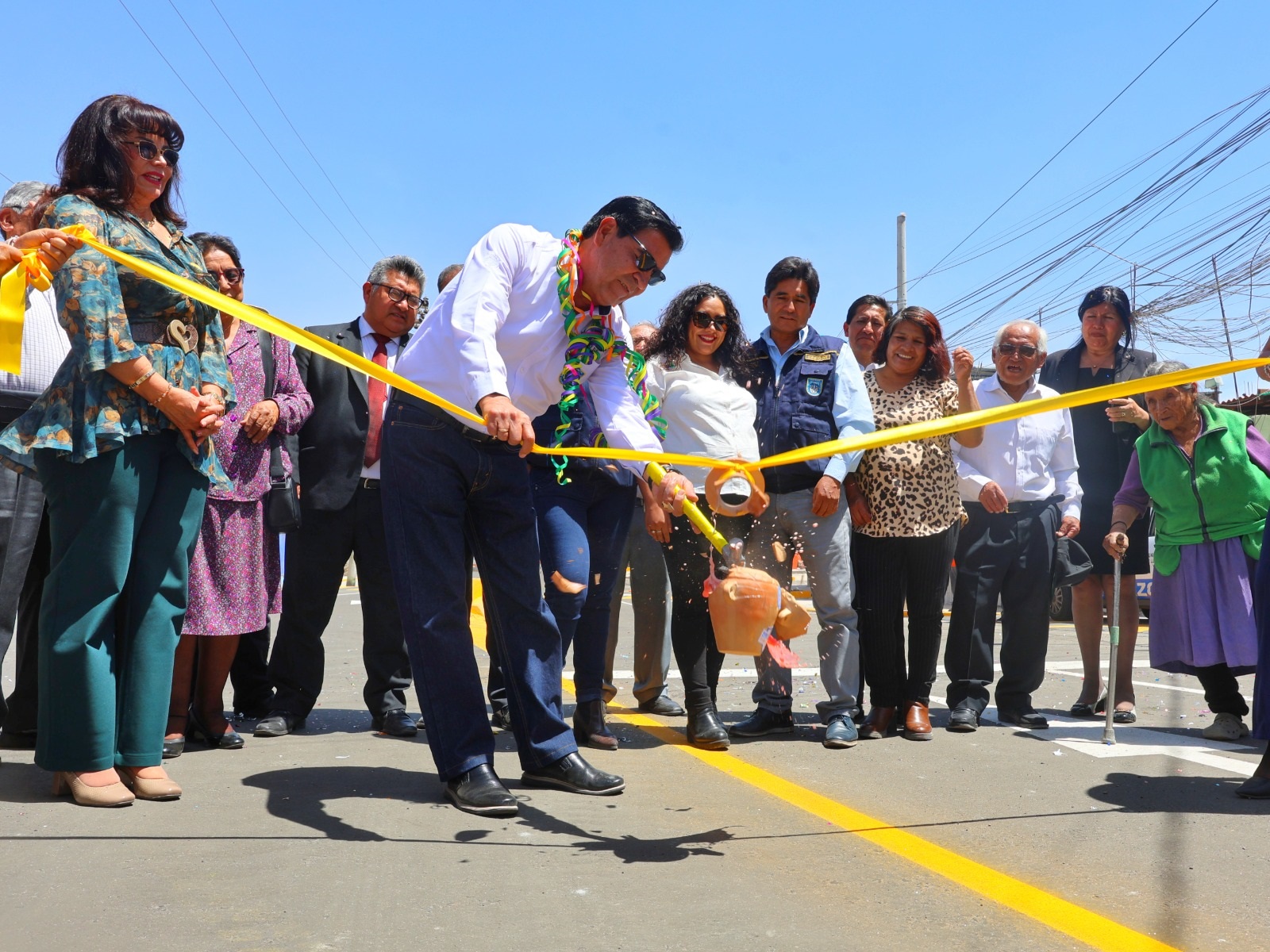Bustamante inaugura renovada vía en avenida Prolongación Dolores