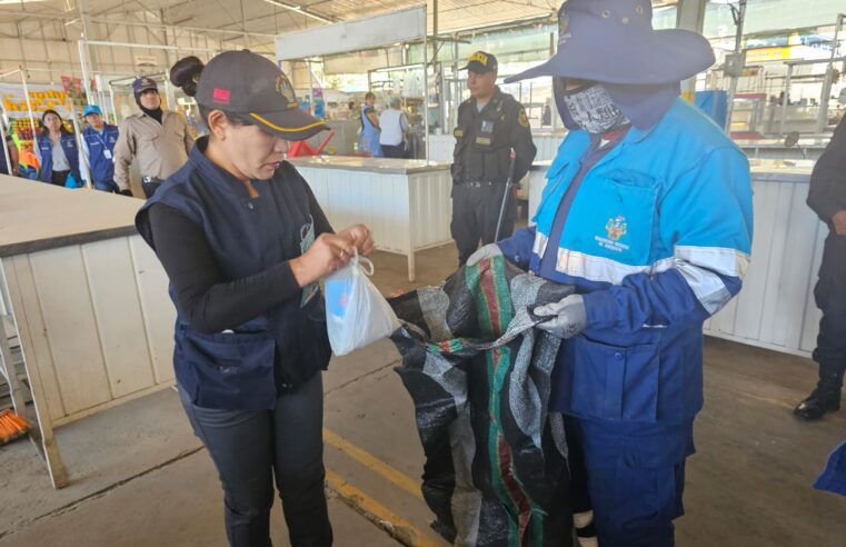 Municipalidad de Arequipa realizó inspección inopinada en Feria La Marina