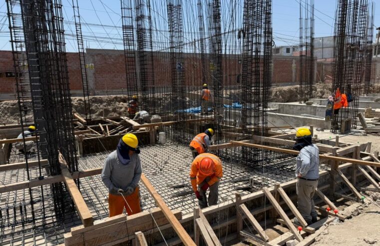 Supervisan avance de obras en colegios de La Joya y Camaná