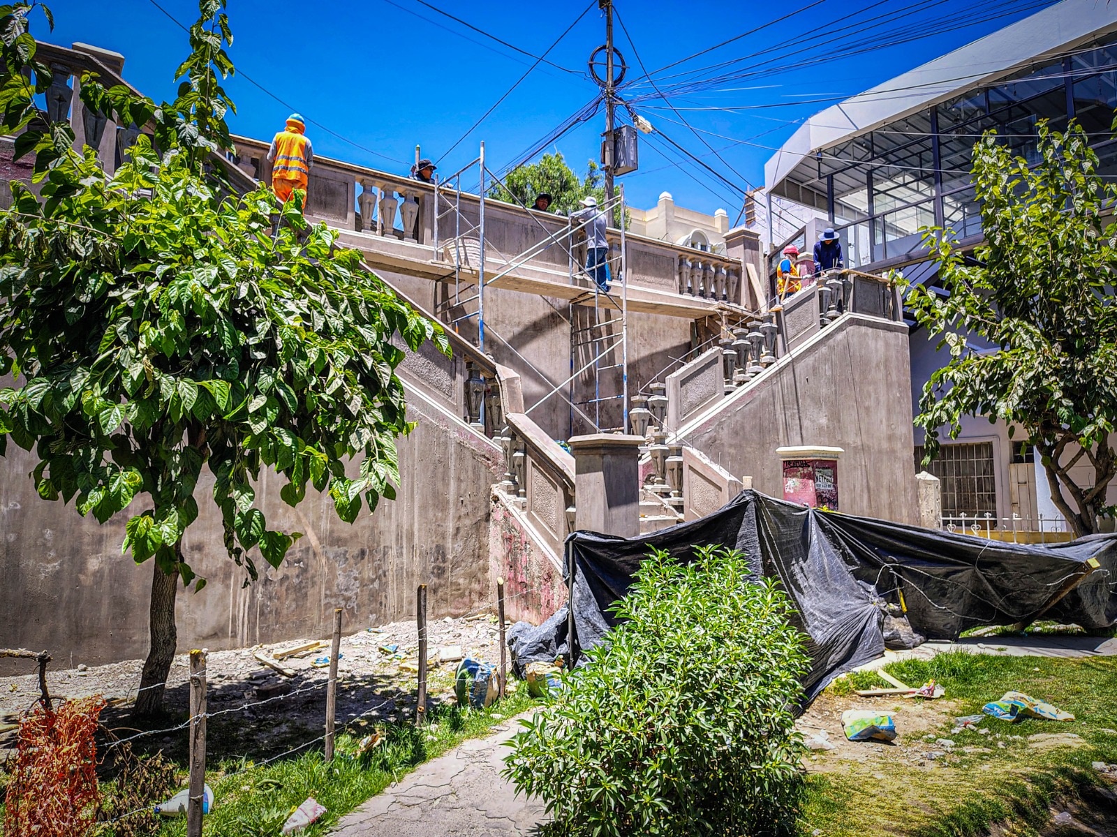 Reparan barandas dañadas en Salaverry y Ronda Tarapacá