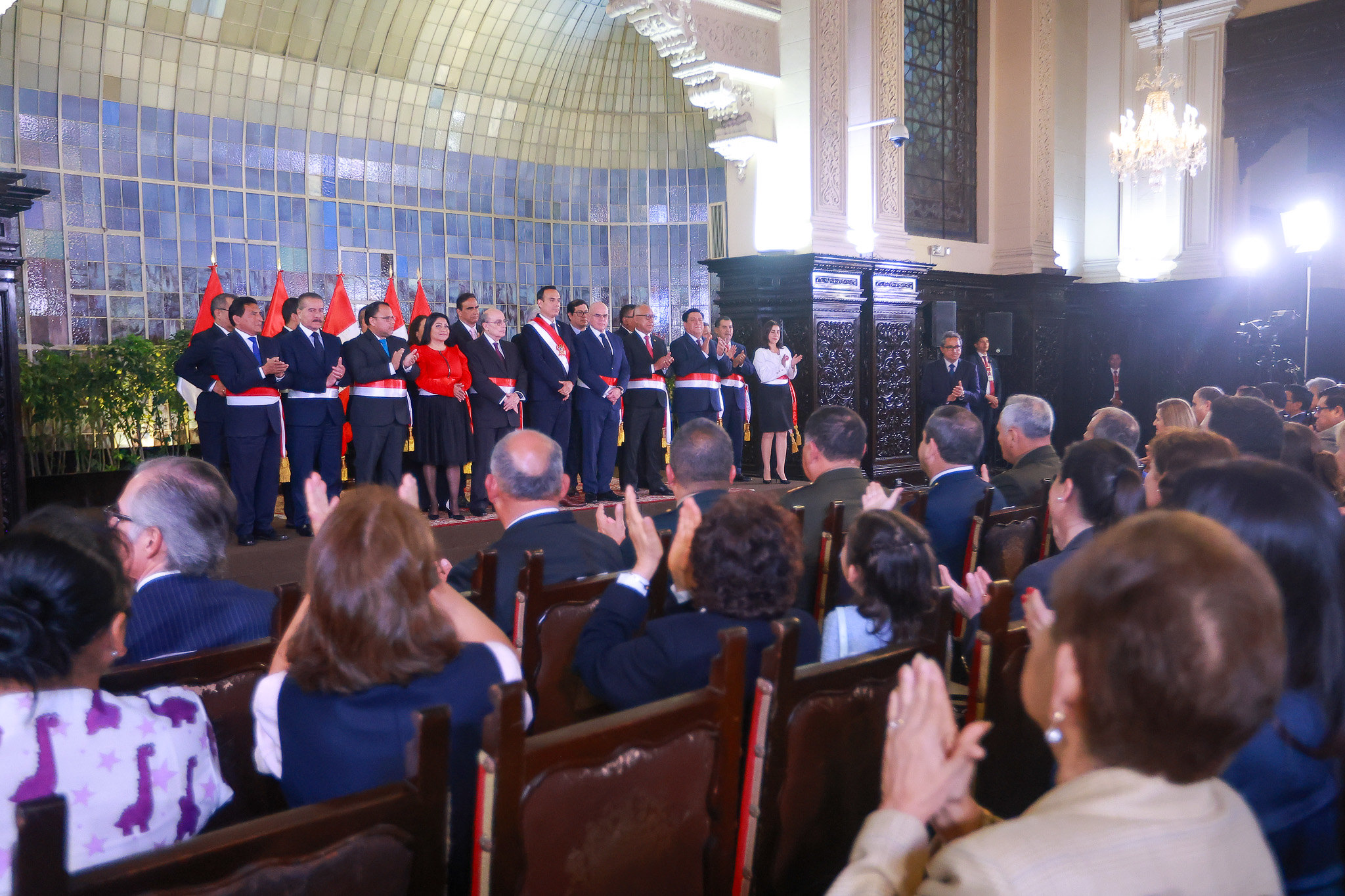 José Jerí tomó juramento a gabinete ministerial presidido por Álvarez
