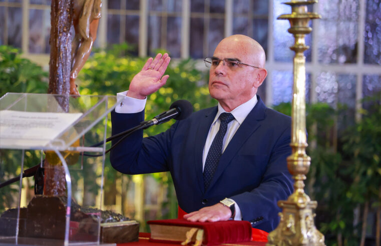 Abogado Ernesto Álvarez lidera el primer Gabinete