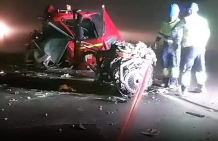 Tren impacta contra cisterna en La Joya y deja dos heridos graves